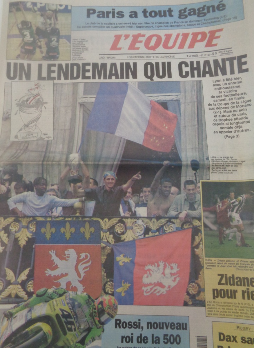 Journal l'équipe 07/05/2001 - Un lendemain qui chante - Lyon vainqueur de la Coupe de la Ligue - Football - Journal L'Équipe authentique - Revue Vintage