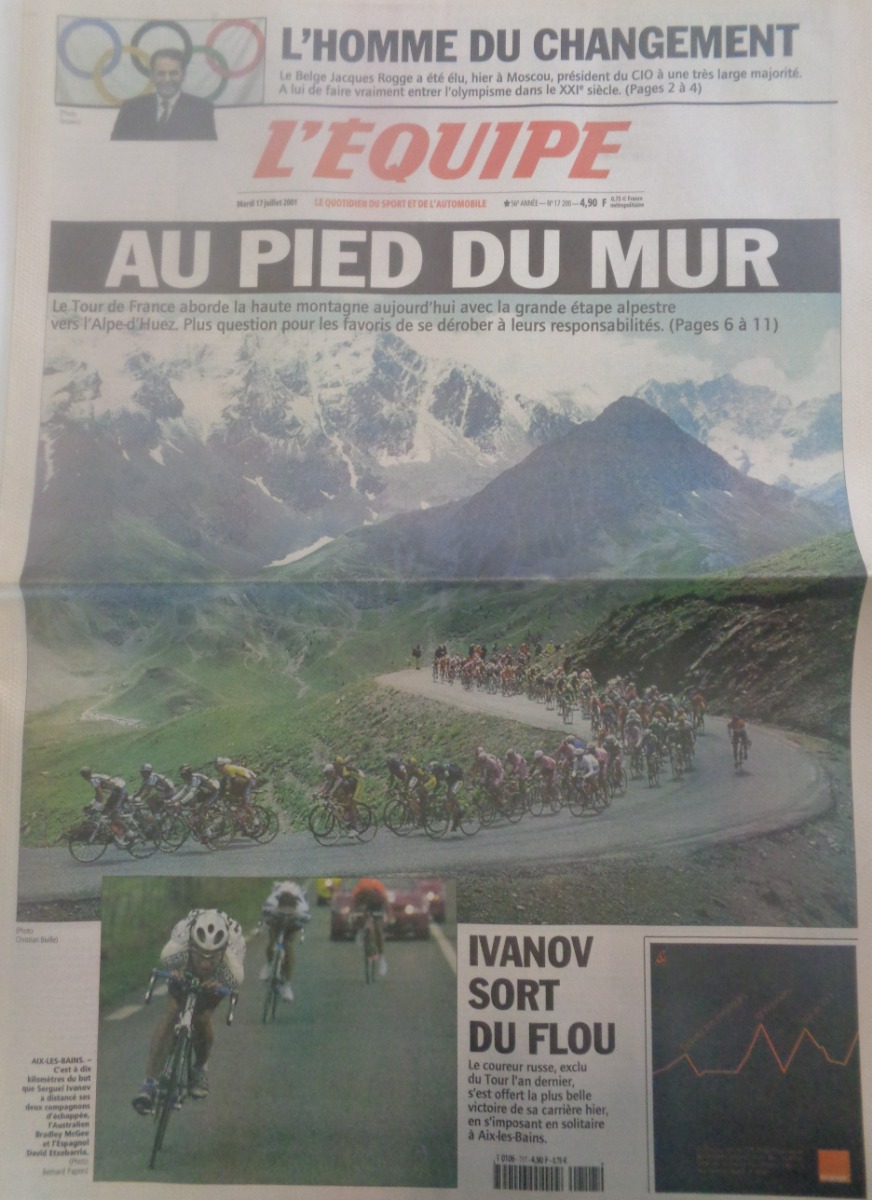 Journal l'équipe 17/07/2001 Au pied du mur l'Alpe d'Huez - Tour de France - Cyclisme - Journal L'Équipe authentique - Revue Vintage