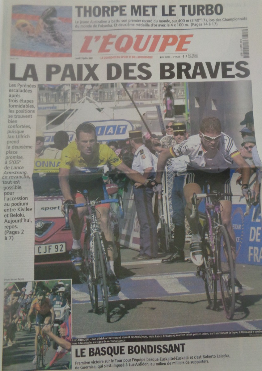 Journal l'équipe 23/07/2001 La paix des braves - Jan Ullrich / Lance Armstrong - Tour de France - Cyclisme - Journal L'Équipe authentique - Revue Vintage
