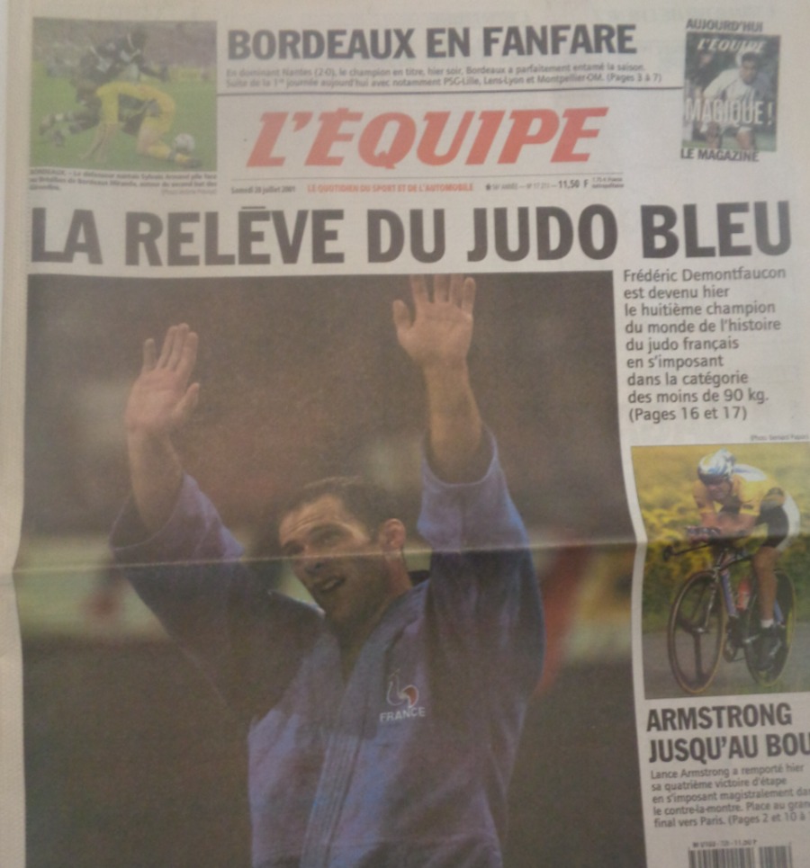 Journal l'équipe 28/07/2001 La relève du judo bleu - Frédéric Demontfaucon - Journal L'Équipe authentique - Revue Vintage