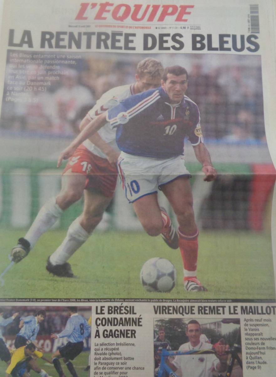 Journal l'équipe 15/08/2001La rentrée des Bleus - Zidane - Football - Journal L'Équipe authentique - Revue Vintage