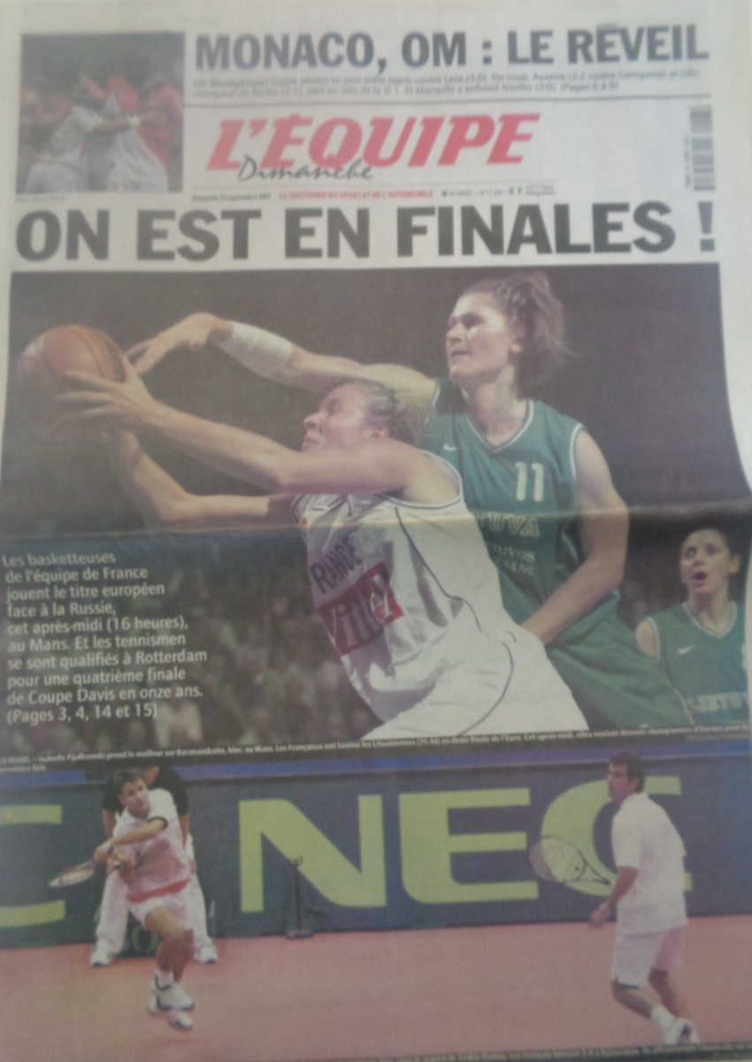 Journal l'équipe 23/09/2001 On est en finales !! France / Russie - Basketteuses - Basket - Journal L'Équipe authentique - Revue Vintage