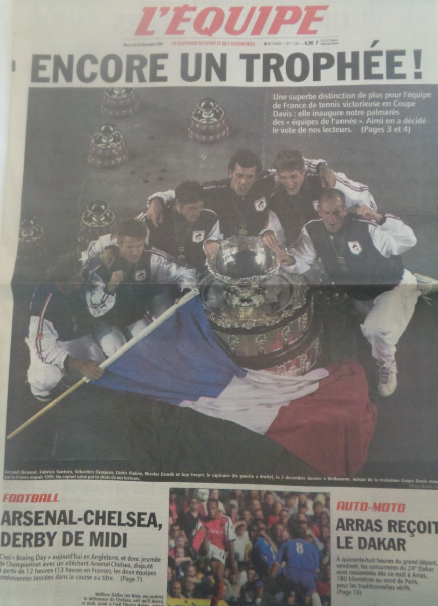 Journal l'équipe 26/12/2001 Encore un trophée - équipe de France de Tennis - Journal L'Équipe authentique - Revue Vintage
