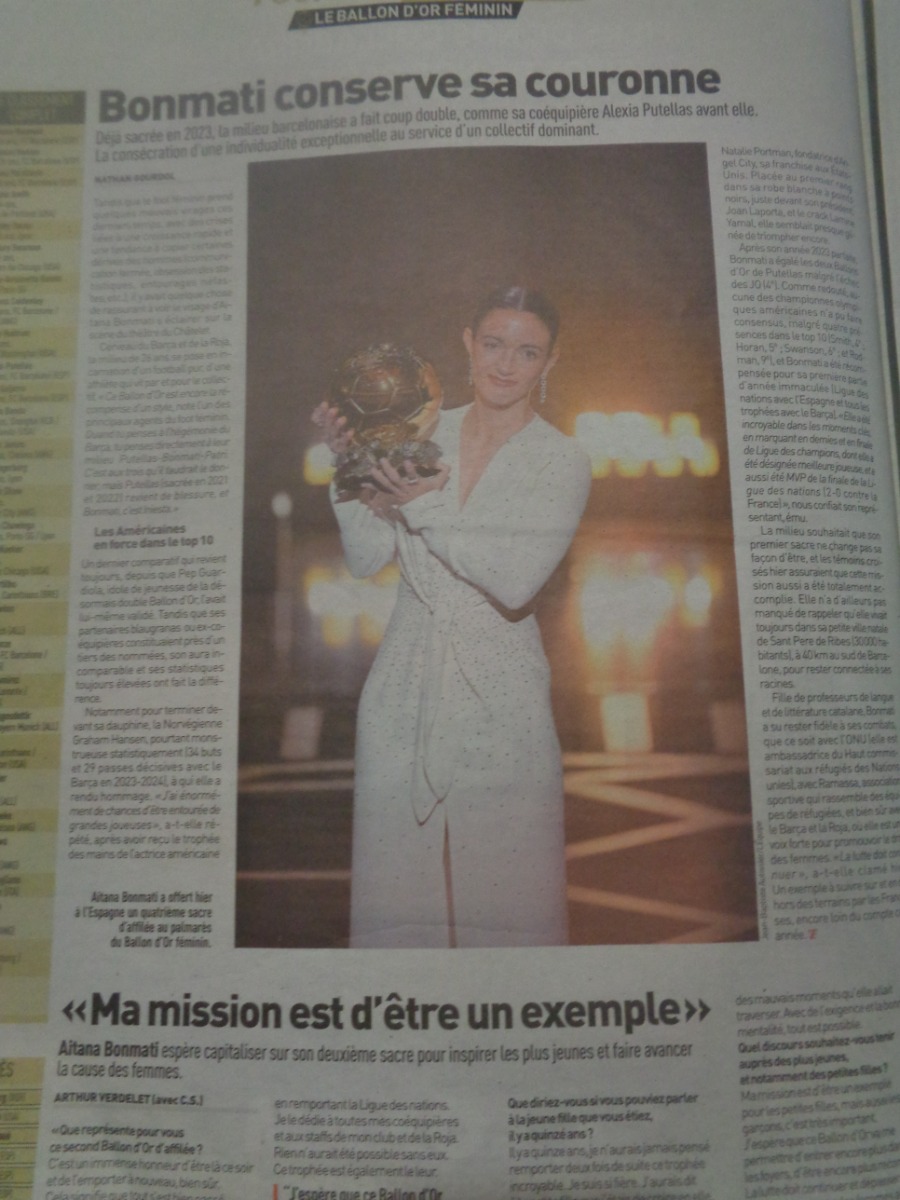 Journal l'équipe 29/10/2004 Rodri Conquistadors - Aitana - Ballon d'or - Vue 3 - Journal L'Équipe