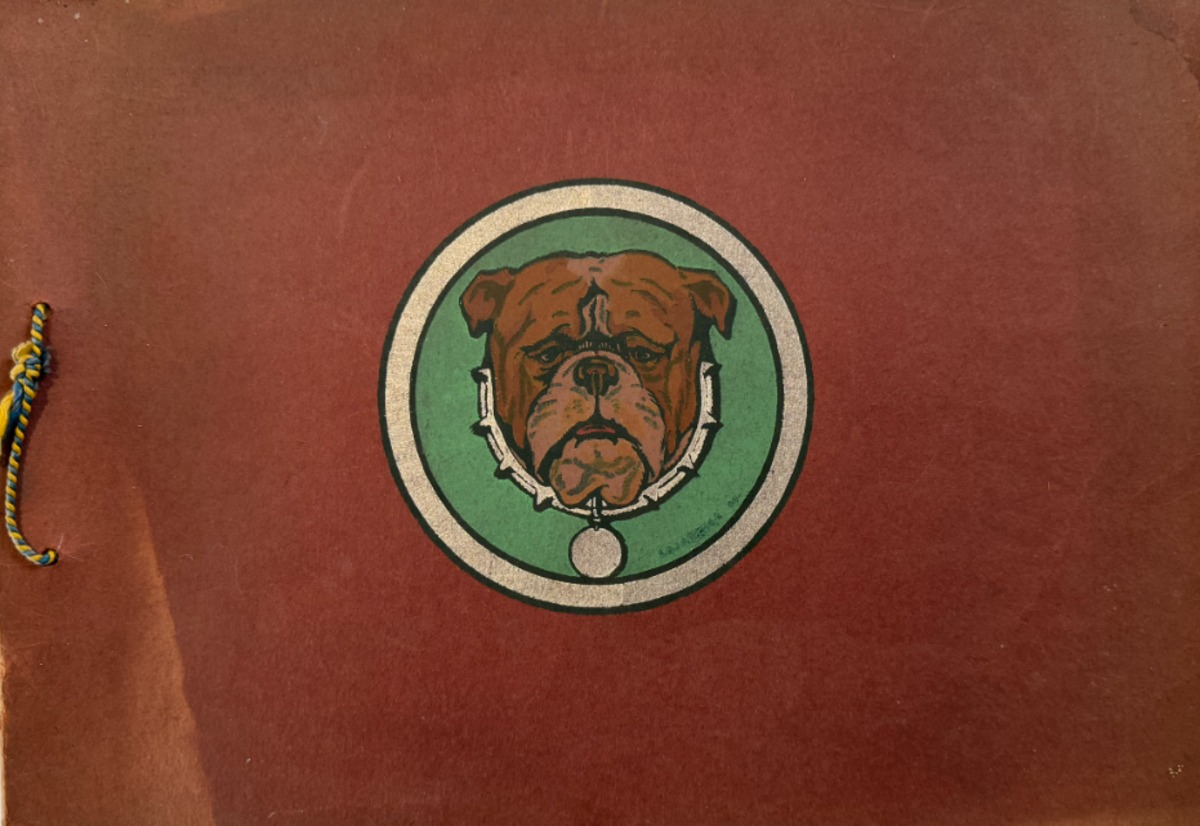 Catalogue de colliers et laisses pour chiens - rue du Temple a Paris - Vue 9 - Divers