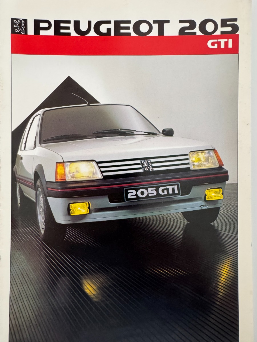 Catalogue Peugeot 205 GTI - année 1986 - Auto authentique - Revue Vintage