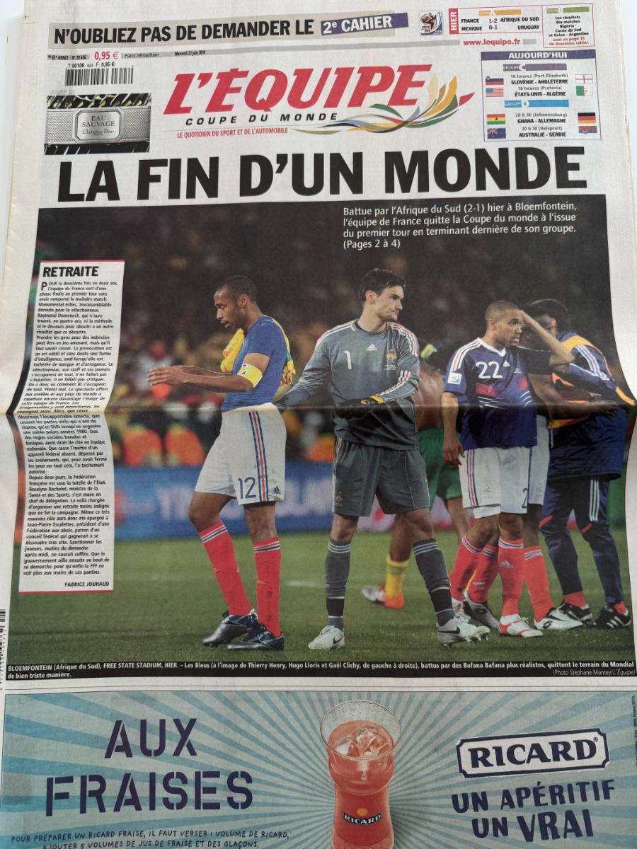 Journal l'équipe 23/06/2010 La fin du monde - France battue par l'Afrique du Sud - Coupe du Monde de Football - Journal L'Équipe authentique - Revue Vintage